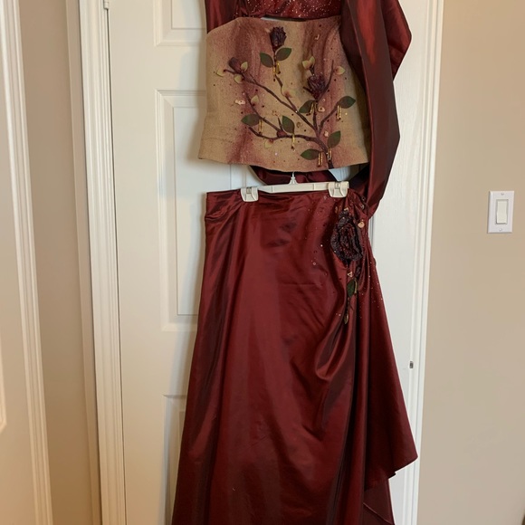 Three piece couture evening wear - Picture 3 of 5